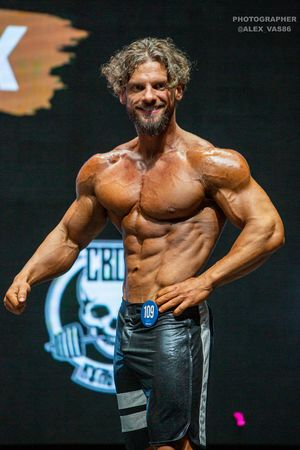 MEN'S PHYSIQUE 174